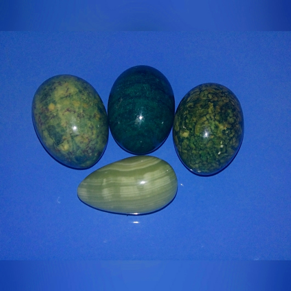FIVE (5) Easter Alabaster Eggs Handmade Italy Greens